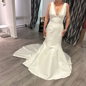 Carolina Herrera Lyla Wedding Dress